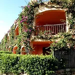 Ξενοδοχείο με διαμερίσματα Chrysalis Bay Πόρτο Τσέρβο