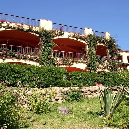 Apartahotel Chrysalis Bay 3*