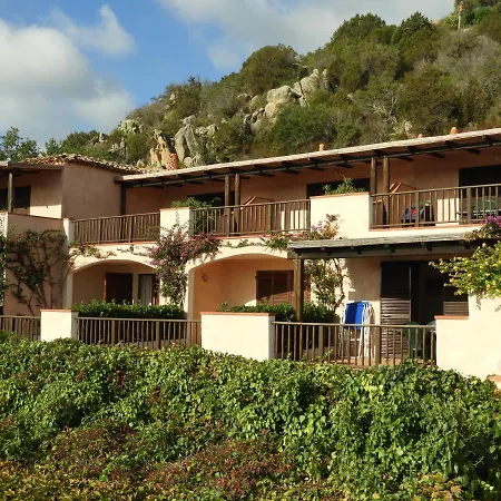 Chrysalis Bay Apartahotel